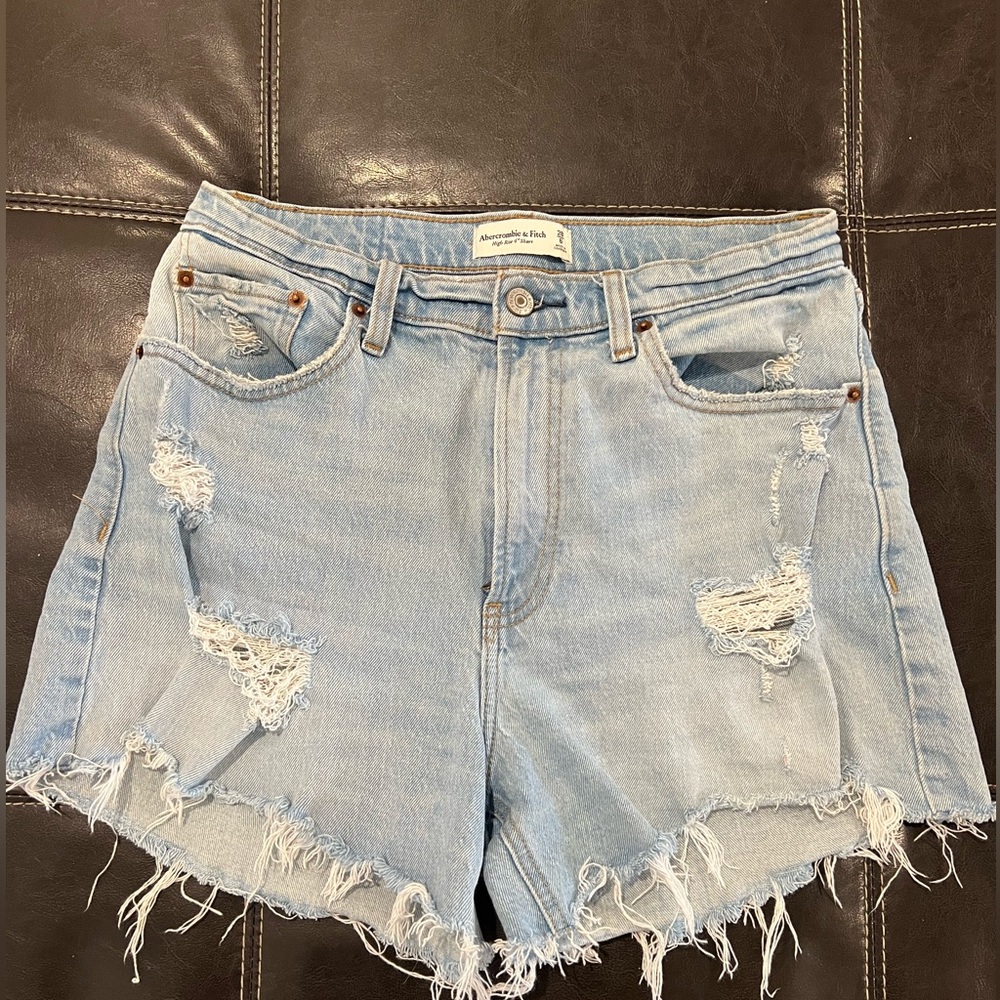 Abercrombie 4” denim high rise shorts -size 28 curve love